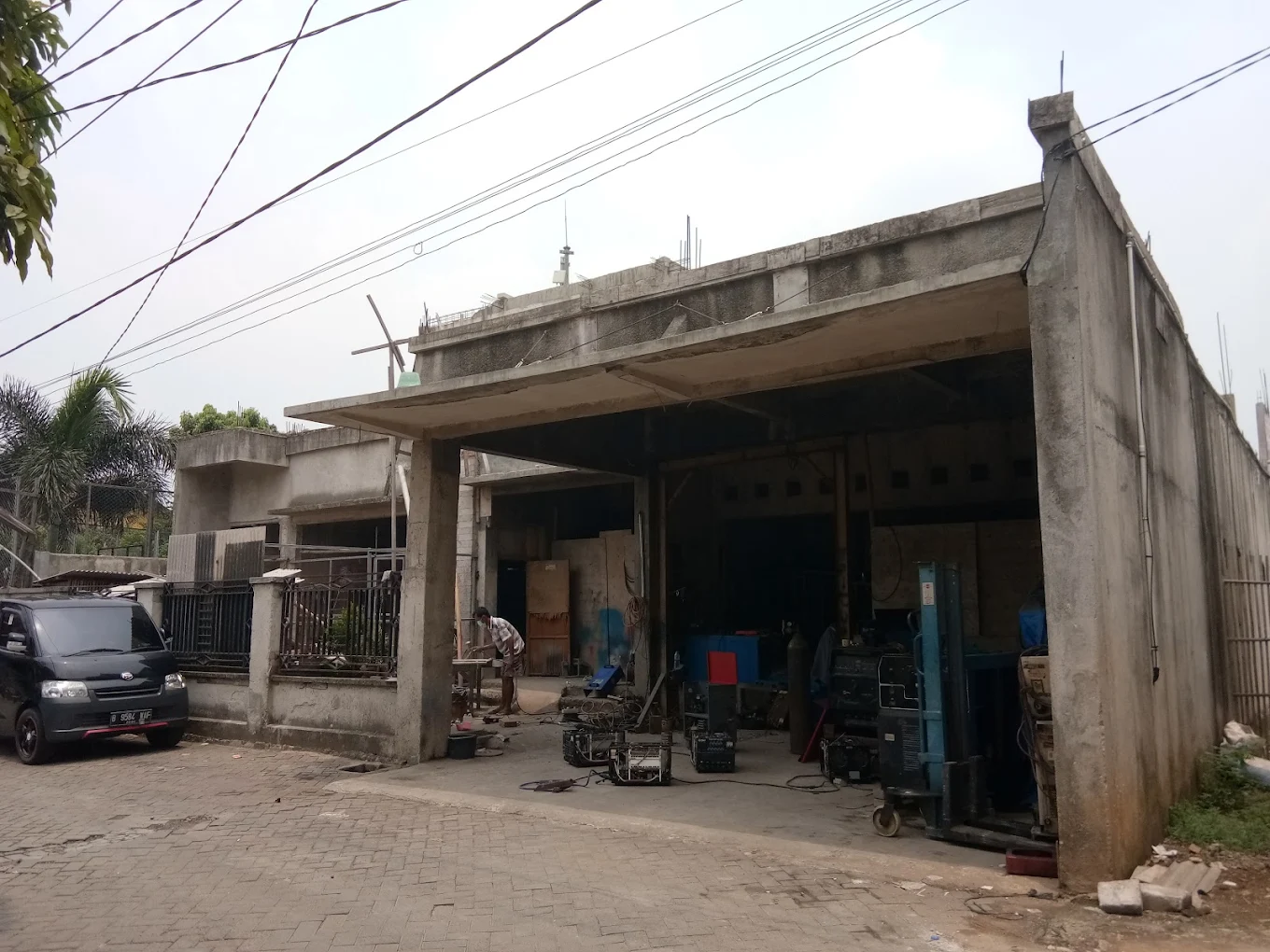 Aktivitas Workshop Pengelasan Industri