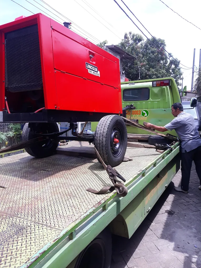 Proyek Pengelasan Struktur Baja Customer